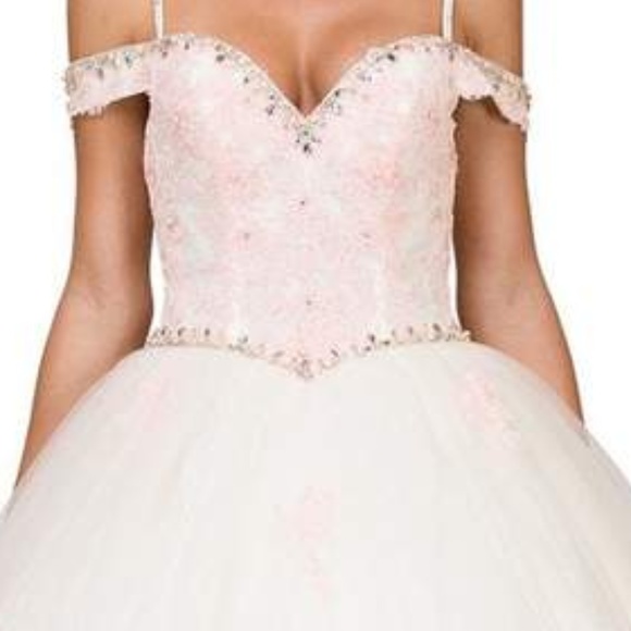 💲Sale💲 OFF SHOULDER BEADED LACE BODICE GOWN 💗 - Picture 3 of 8